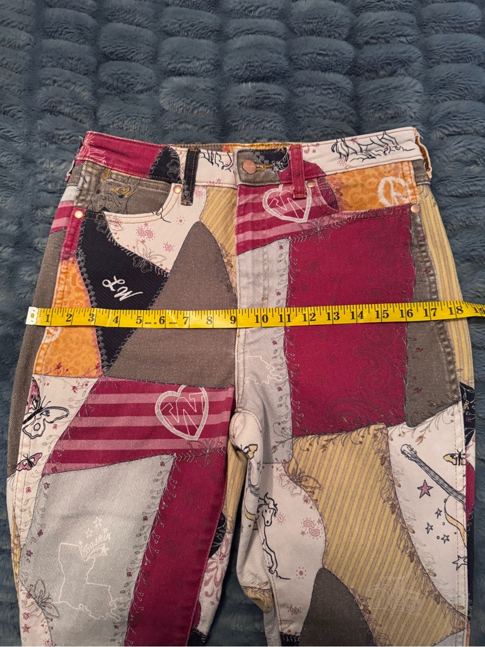 Lainey Wilson Collection By Wrangler Patchwork Print Bell Bottom Jeans - Picture 8 of 10